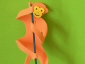 mobile de singes de couleurs pour enfant